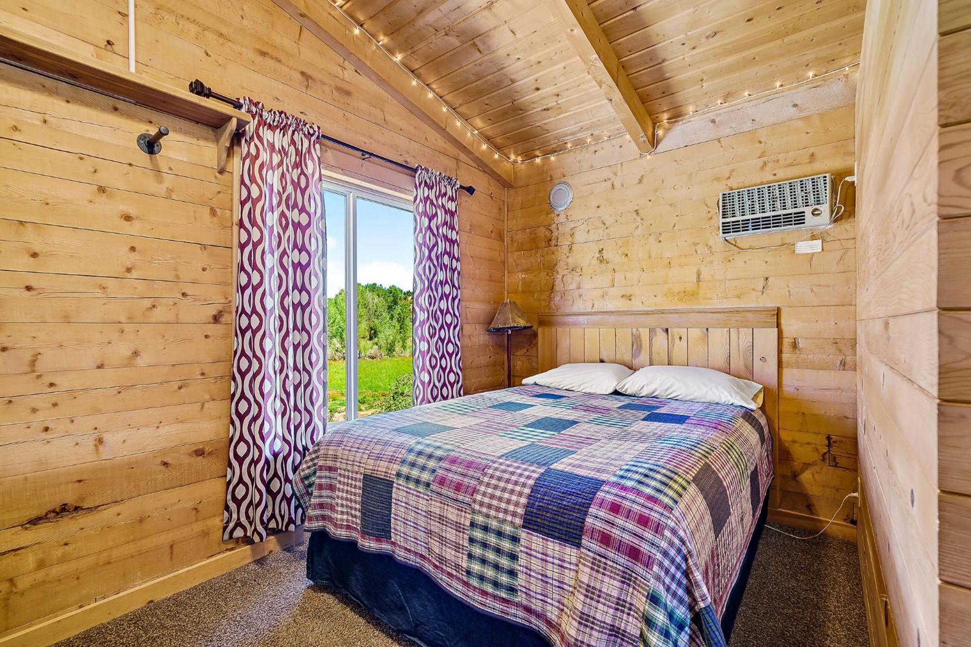 The Park Cabin At Mount Carmel Motel And Rv Park Exterior photo